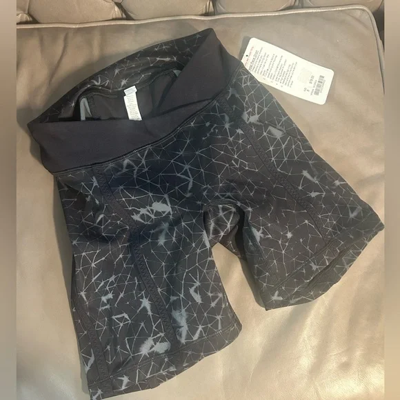 Lululemon New 6 Pedal Pace Short Chamois bike Cycling NWT Spin Star Crushed - Picture 4 of 8